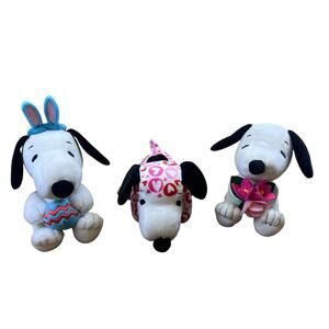 3 Hallmark Snoopy Plush Stuffed Animals‎ Valentine’s Hearts Easter Bunny Flowers